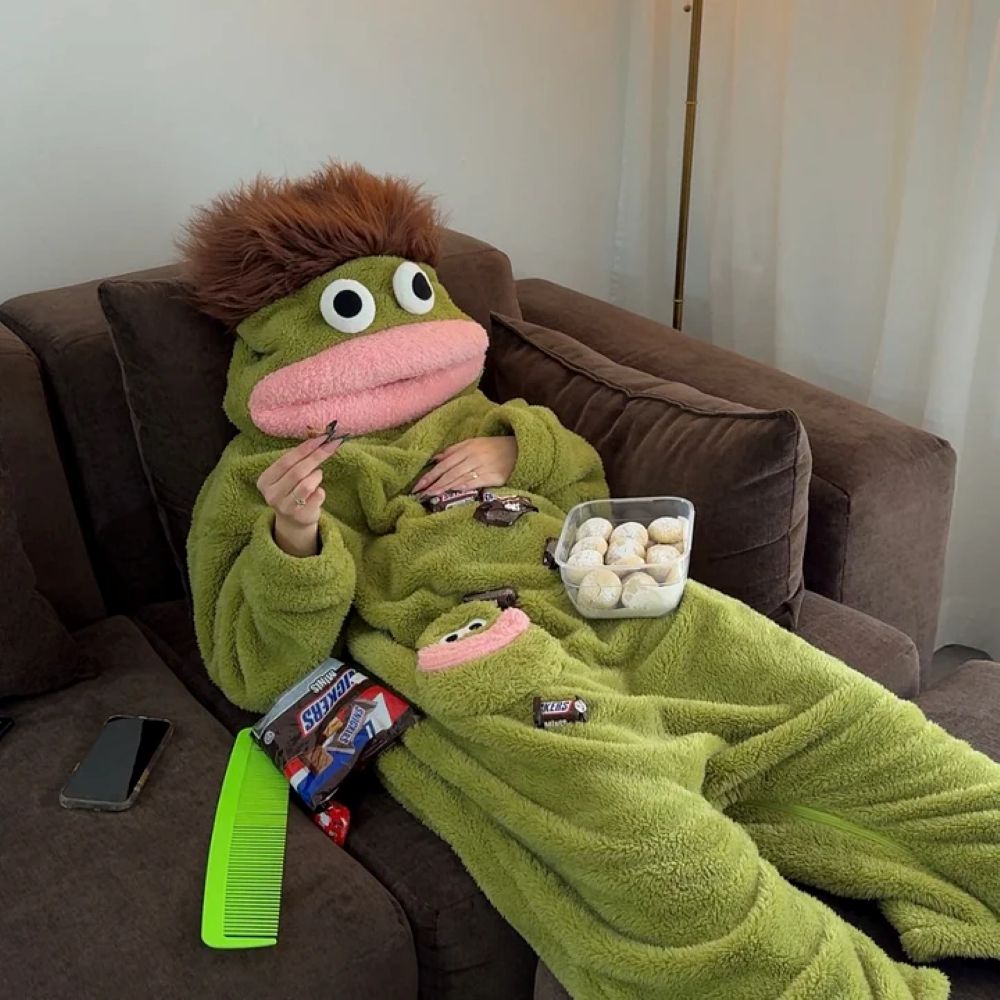 Funny Monster Hooded Fleece Robe 🐸💤