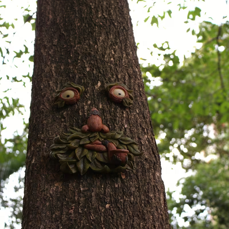Glow-in-the-Dark Tree Face Bird Feeder – Funny Old Man Garden Decor Statue