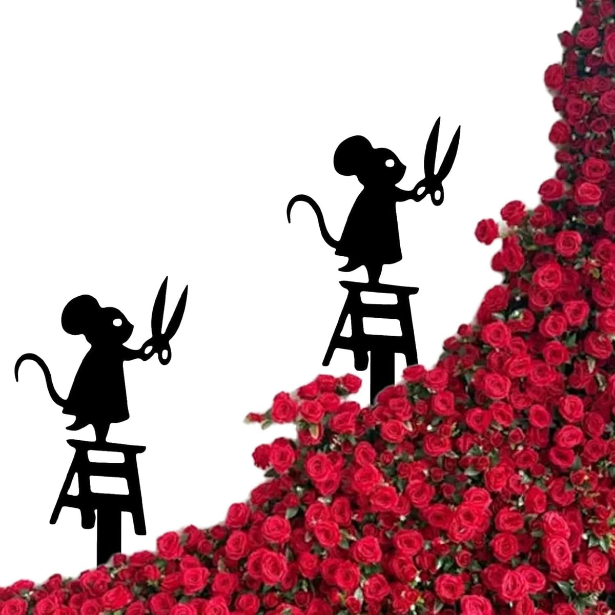 Stealing Mouse Garden Statue – Whimsical Outdoor Flower Decor