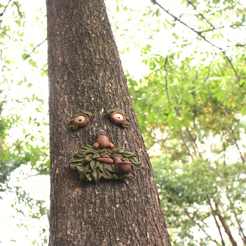 Glow-in-the-Dark Tree Face Bird Feeder – Funny Old Man Garden Decor Statue