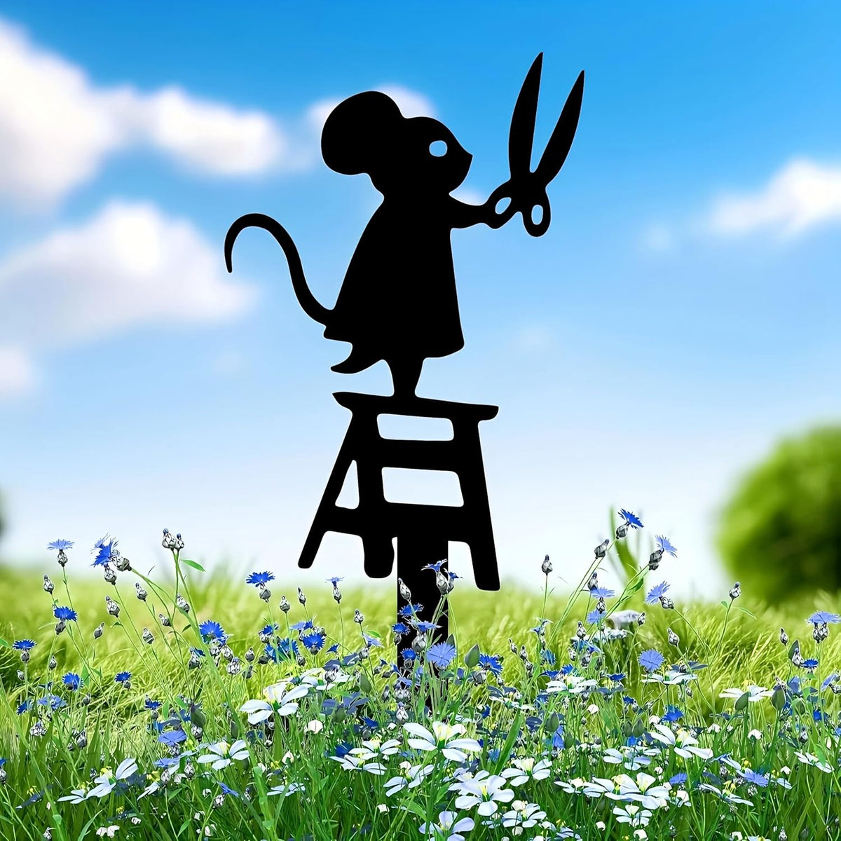 Stealing Mouse Garden Statue – Whimsical Outdoor Flower Decor